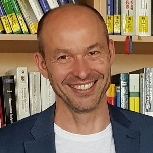 Prof. Dr. Stefan Dierkes